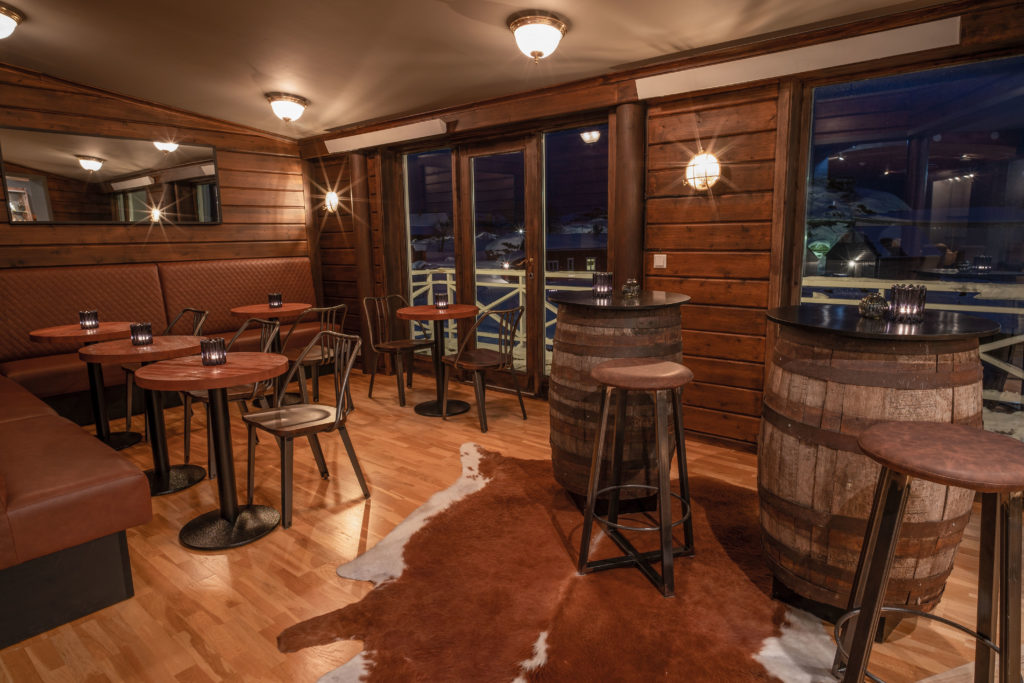 Sittegruppe i Lofoten Loft Bar